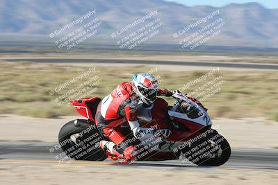 media/Oct-26-2025-Race Pace (Sun) [[c1447ca738]]/Verified/1-Turn 9 Inside (930am)/